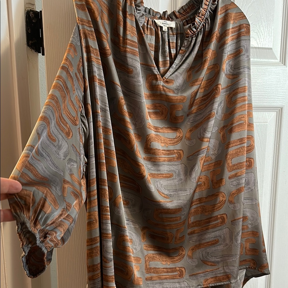 Entro Gray And Orange Patterned Top - image 4